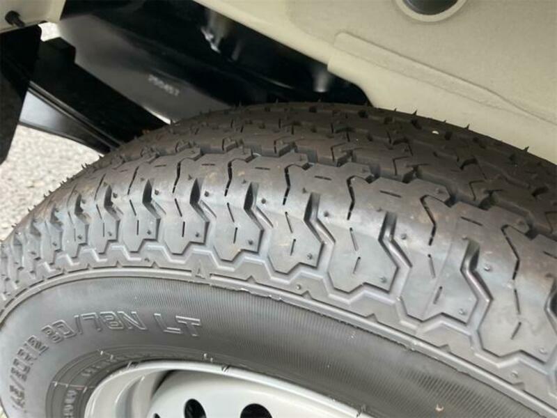 CLIPPER TRUCK