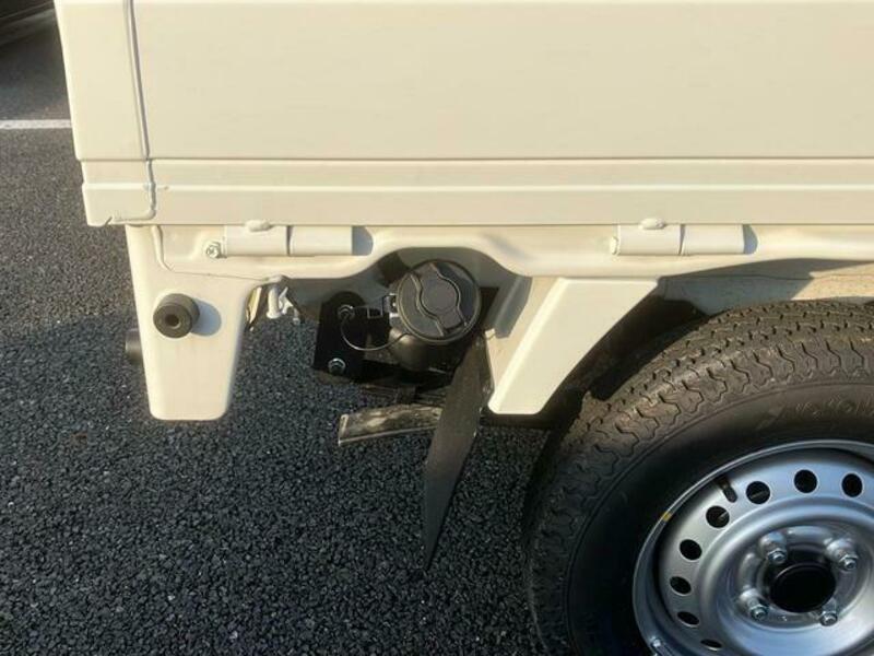 CLIPPER TRUCK