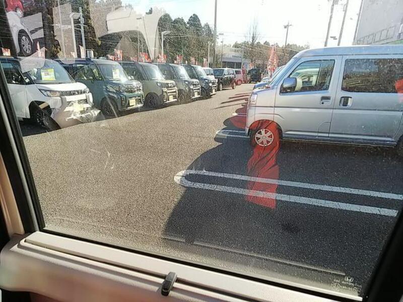 N BOX