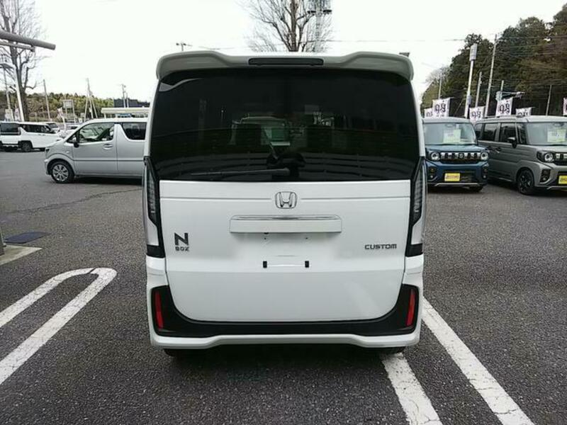 N BOX CUSTOM