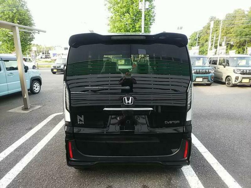 N BOX CUSTOM