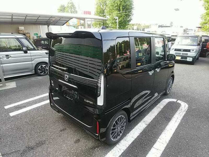 N BOX CUSTOM