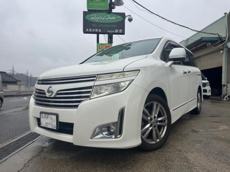 NISSAN ELGRAND