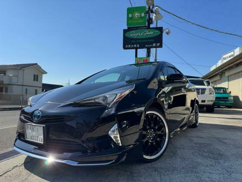 TOYOTA PRIUS