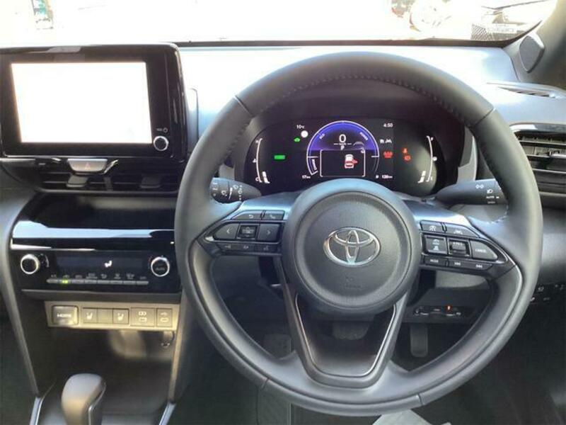YARIS CROSS
