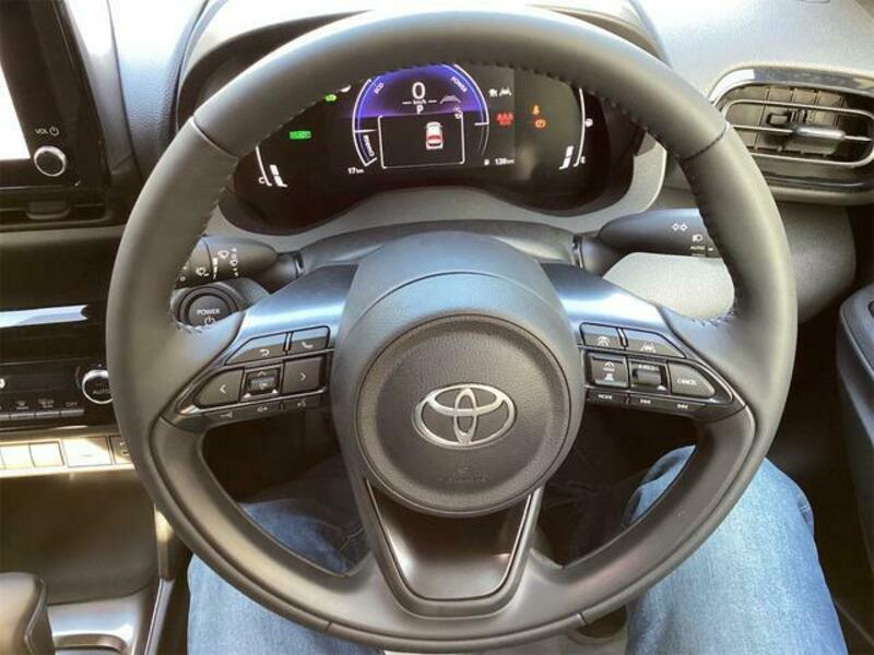 YARIS CROSS