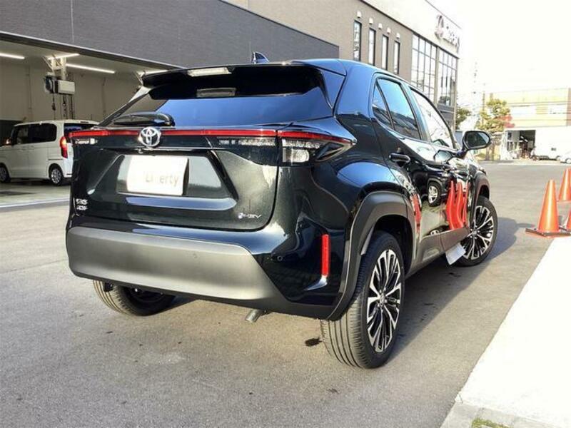 YARIS CROSS