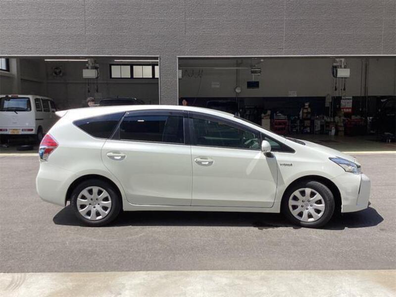 PRIUS ALPHA