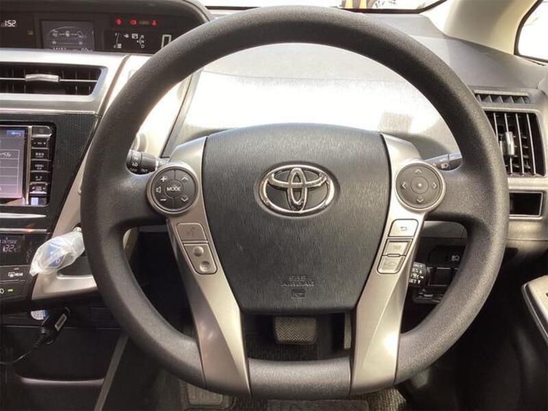 PRIUS ALPHA