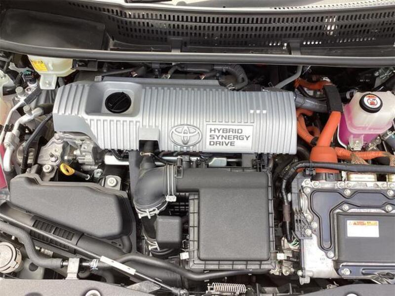 PRIUS ALPHA