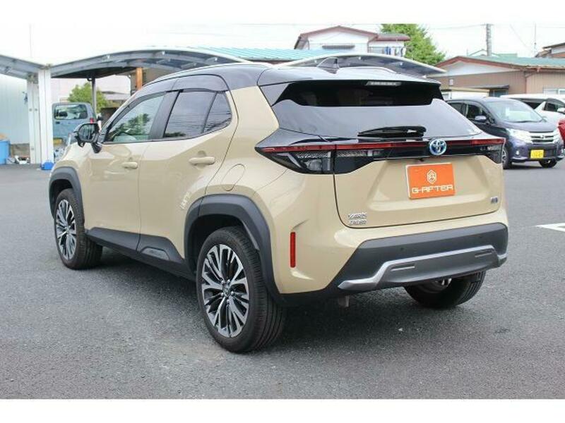 YARIS CROSS