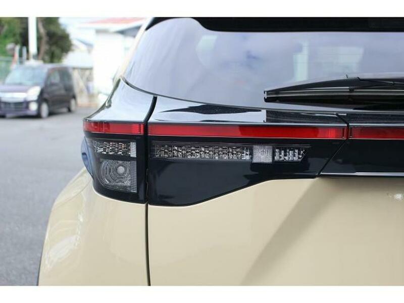 YARIS CROSS
