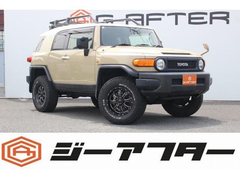 TOYOTA FJ CRUISER
