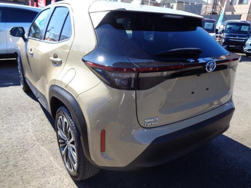 YARIS CROSS