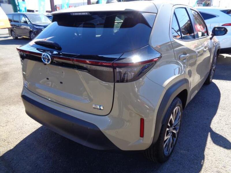 YARIS CROSS