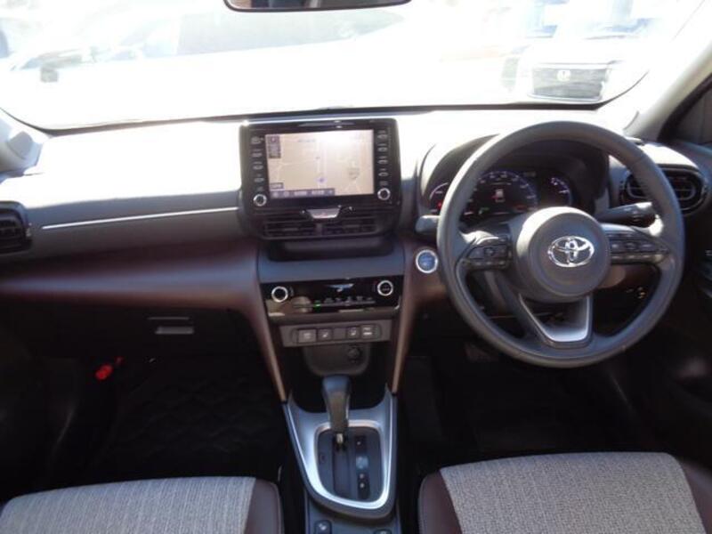 YARIS CROSS