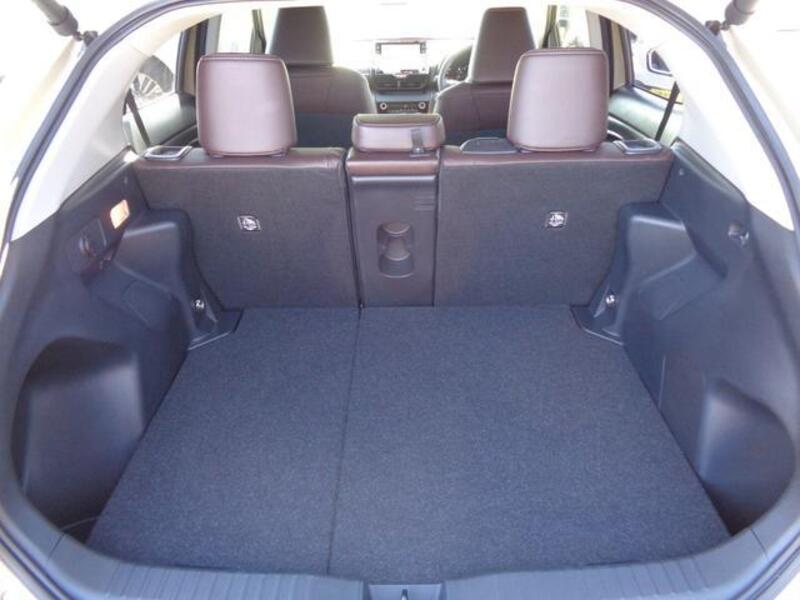 YARIS CROSS