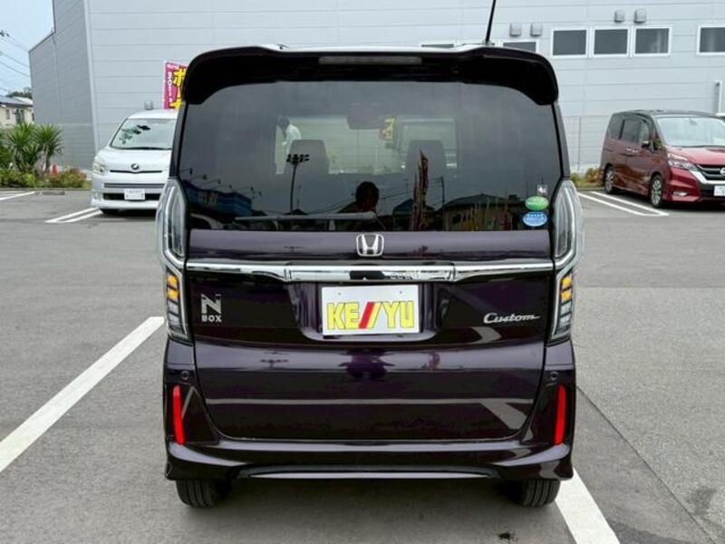 N BOX CUSTOM