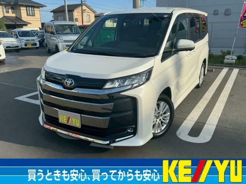 TOYOTA NOAH