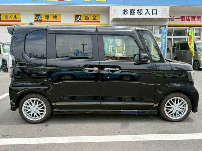 N BOX CUSTOM