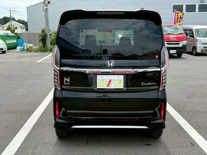 N BOX CUSTOM