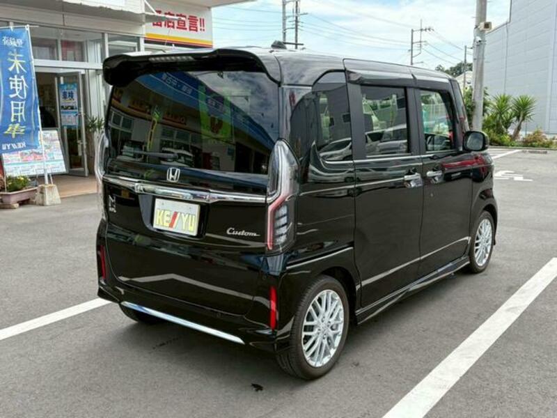 N BOX CUSTOM