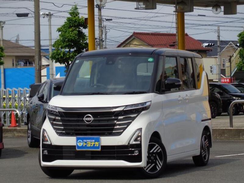 NISSAN ROOX