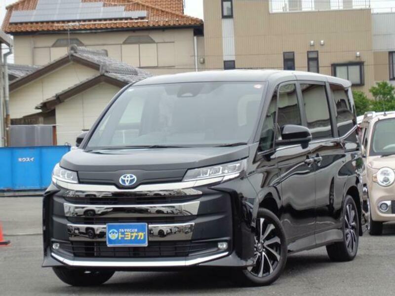 TOYOTA NOAH