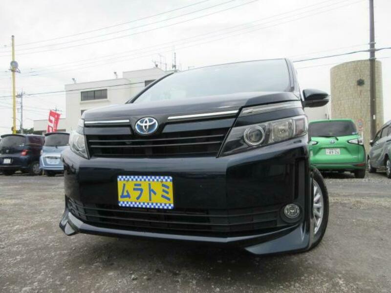 TOYOTA VOXY