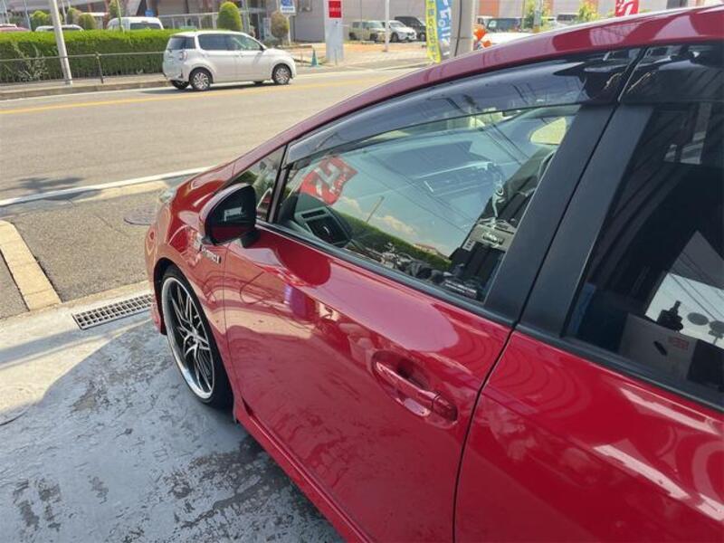 PRIUS ALPHA