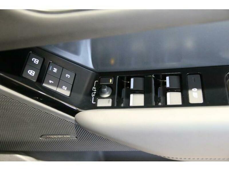 RANGE ROVER VELAR