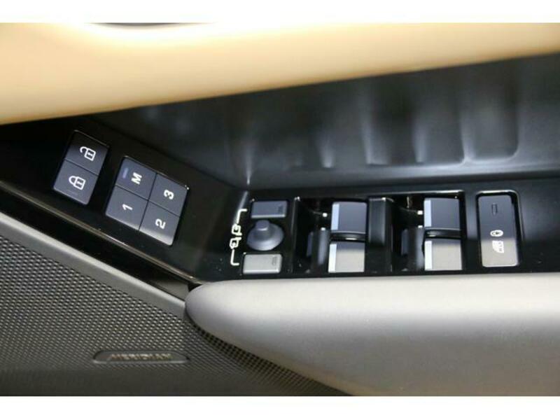 RANGE ROVER VELAR