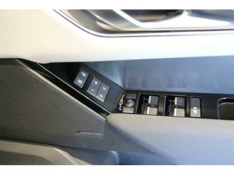 RANGE ROVER VELAR