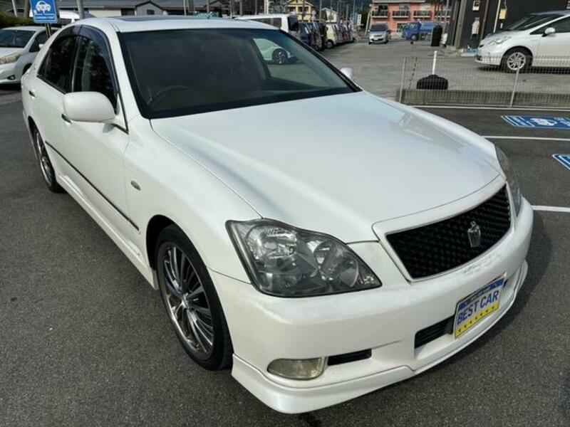 TOYOTA CROWN