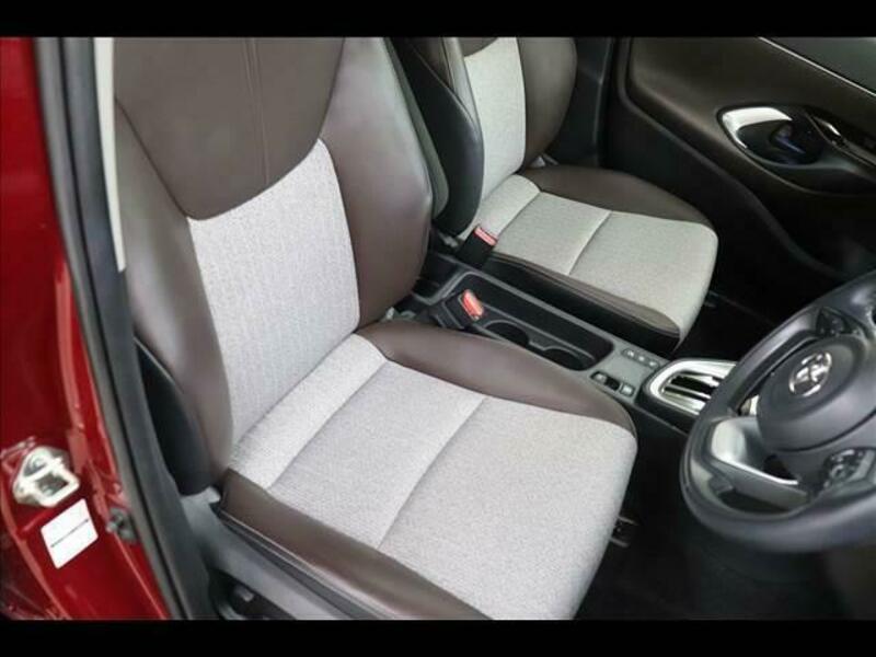 YARIS CROSS
