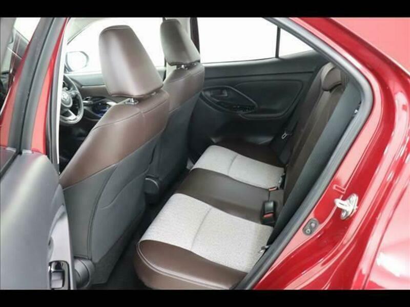 YARIS CROSS