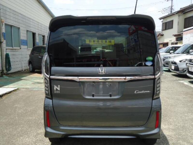 N BOX CUSTOM