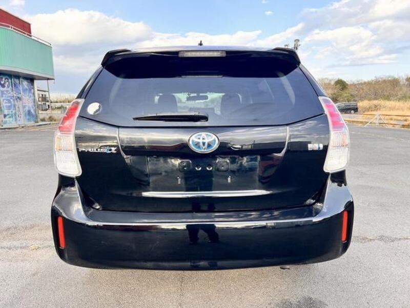 PRIUS ALPHA