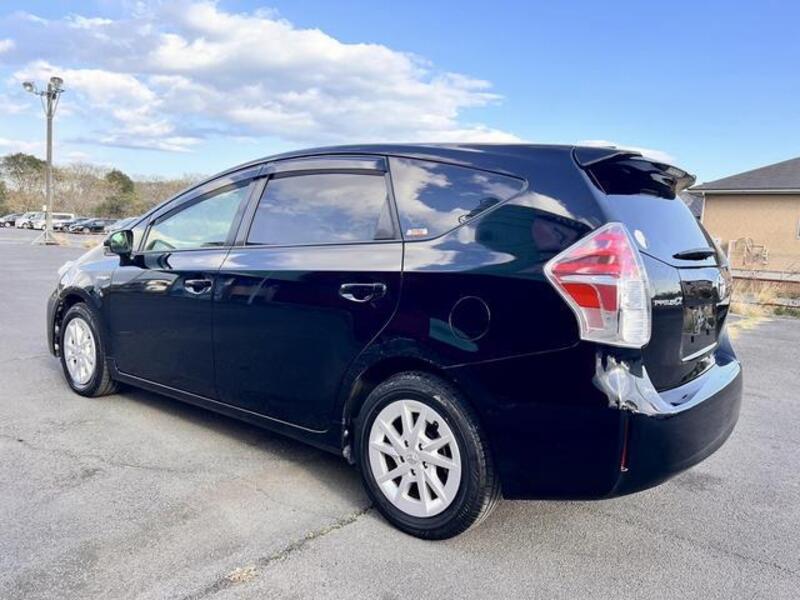 PRIUS ALPHA
