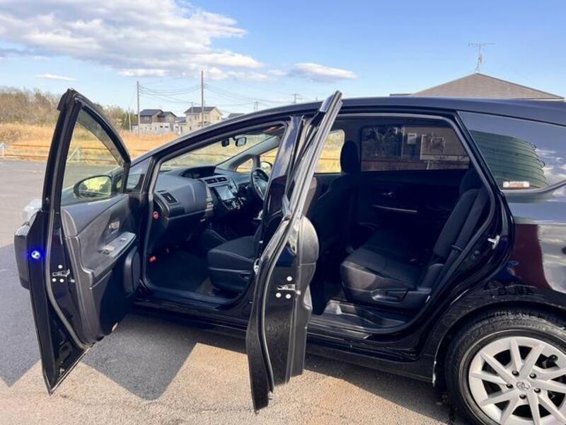 PRIUS ALPHA