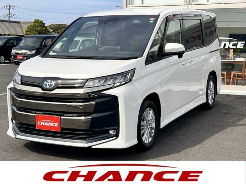 TOYOTA NOAH