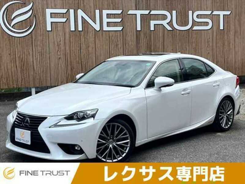 LEXUS IS