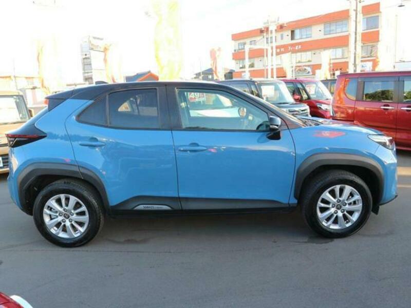 YARIS CROSS