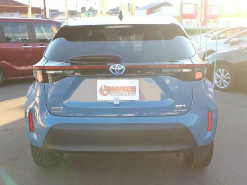 YARIS CROSS