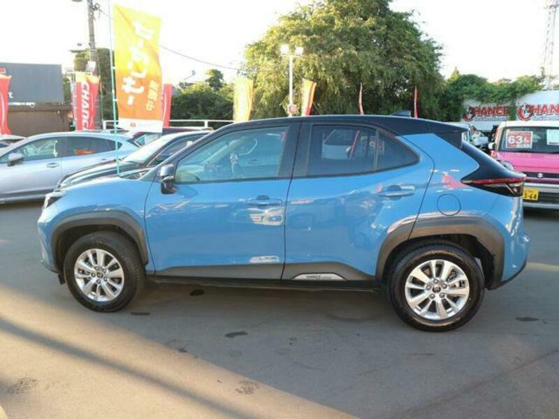 YARIS CROSS