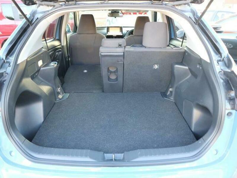 YARIS CROSS