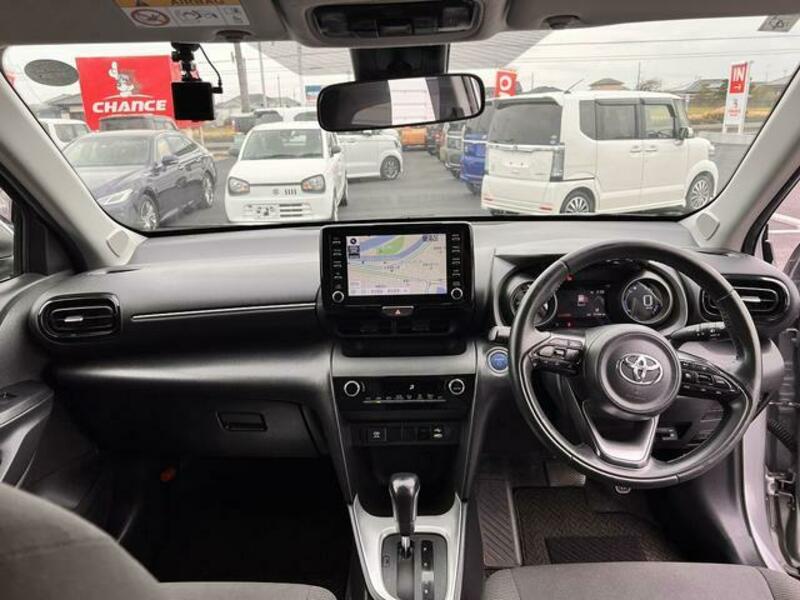 YARIS CROSS