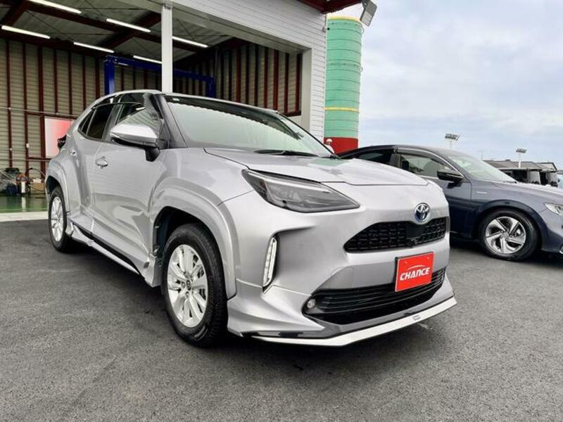 YARIS CROSS