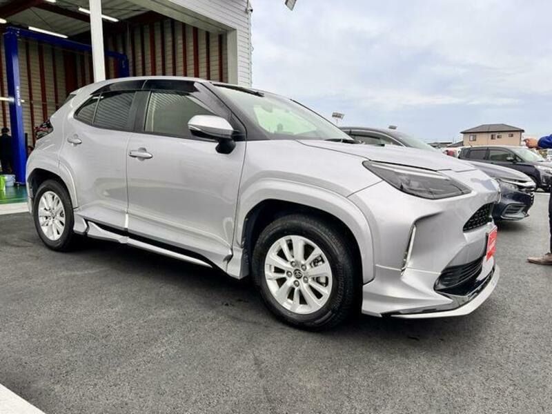 YARIS CROSS