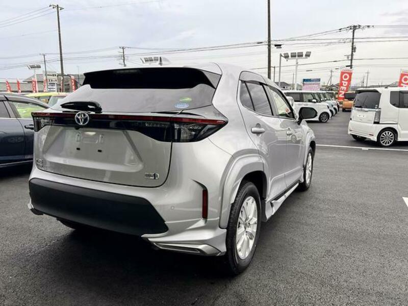 YARIS CROSS